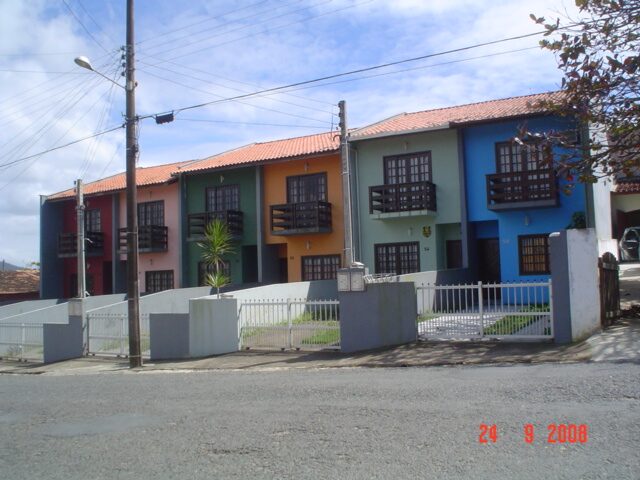 Sobrado residencial de esquina – andamento