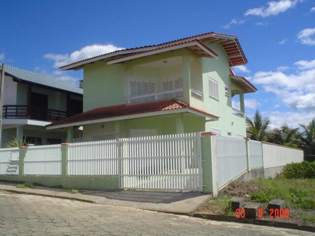 Sobrado residencial de esquina – andamento