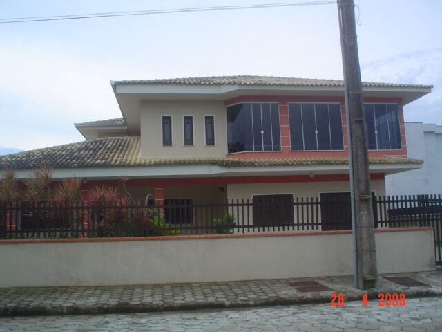 Sobrado residencial de esquina – andamento
