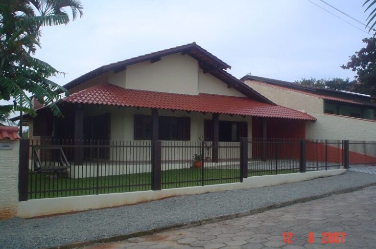 Sobrado residencial de esquina – andamento
