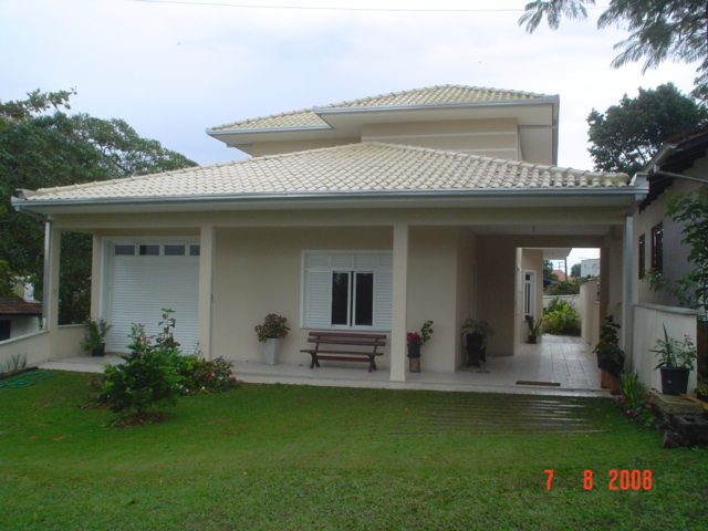 Sobrado residencial de esquina – andamento