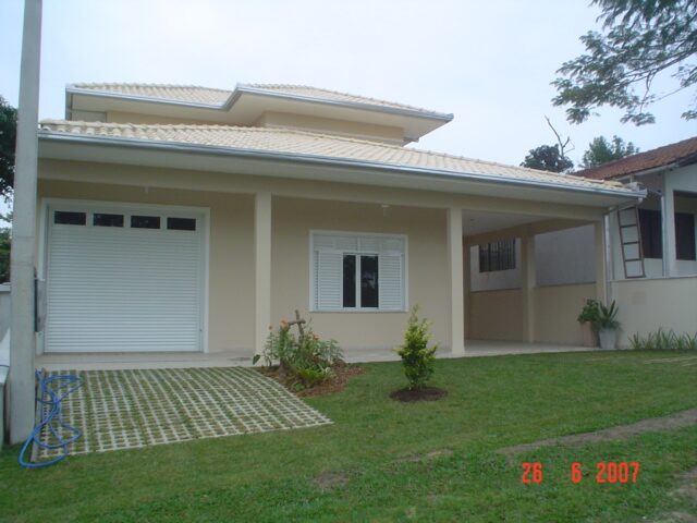 Sobrado residencial de esquina – andamento