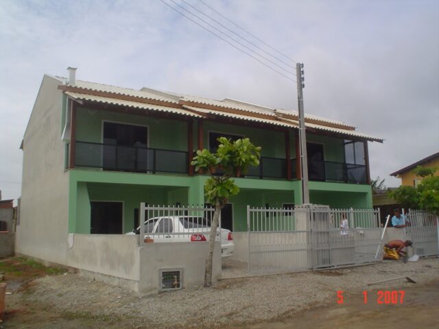 Sobrado residencial de esquina – andamento