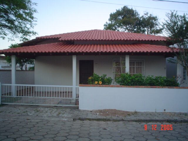Sobrado residencial de esquina – andamento