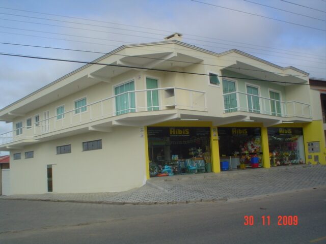 Sobrado residencial de esquina – andamento