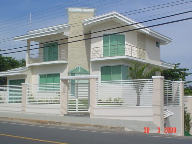 Sobrado residencial de esquina – andamento